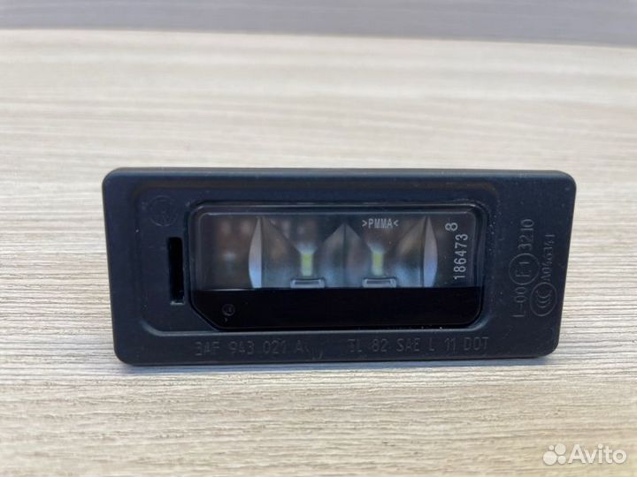 Плафон подсветки номера Volkswagen Polo