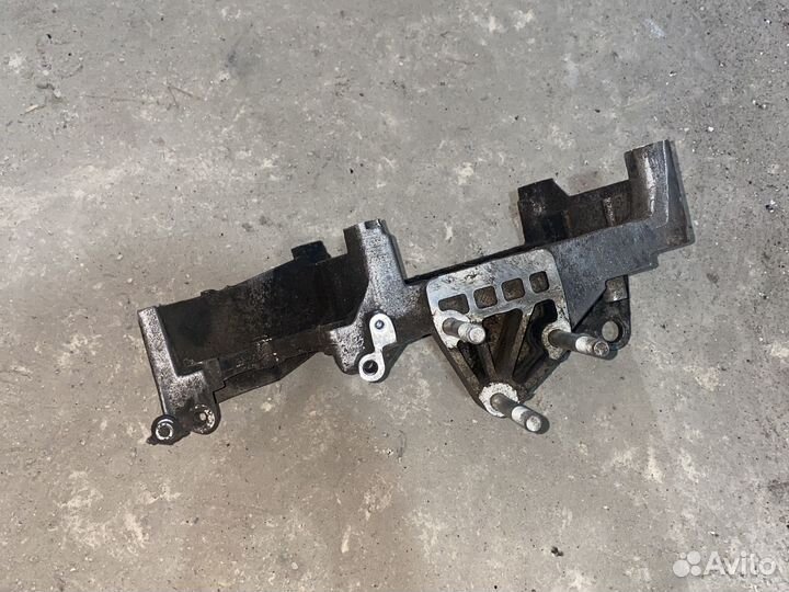 Кранштейн двигателя Fiat Doblo 1.3 дизель