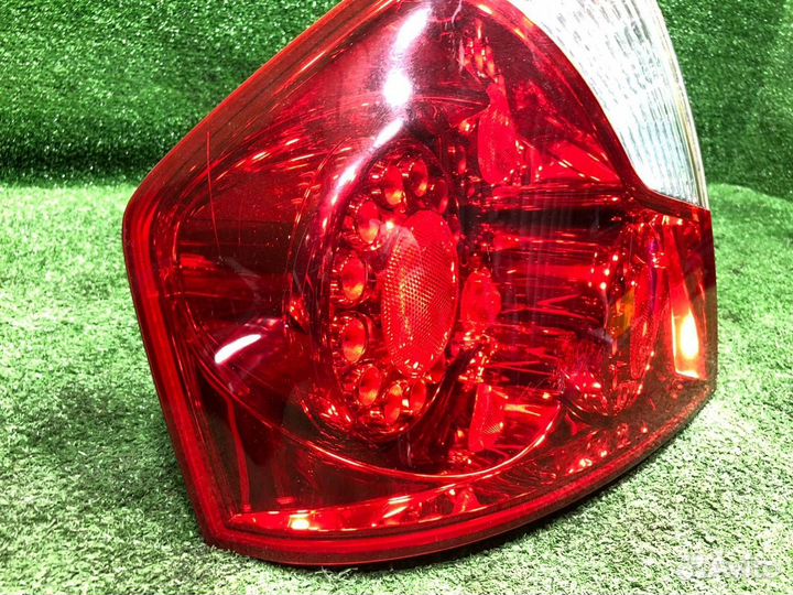 Комплект фонарей задний Nissan Fuga Y50 PY50 PNY50