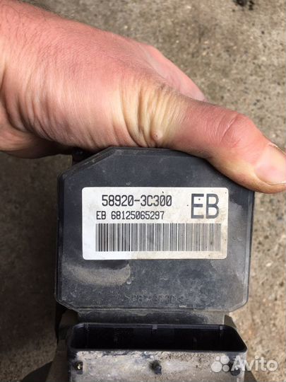 Блок ABS на Хюндай Сонату-5