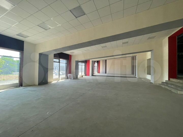 Центр, подъезд фуры, потолки 5,5м, 1310 м²