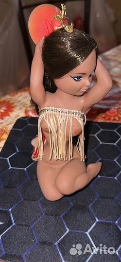 Винтажная резиновая кукла