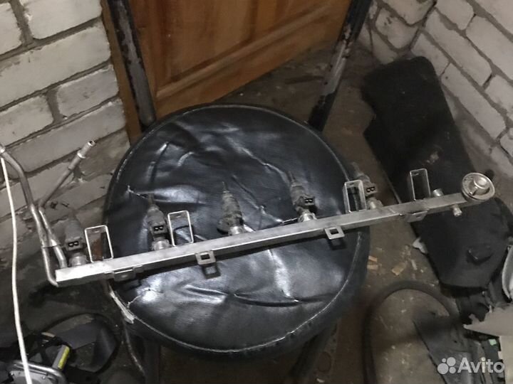 Топливная рампа с форсунками бмв е39