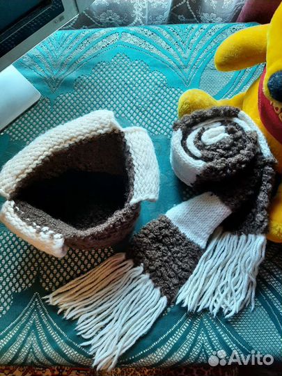 Вязаный комплект шапка и шарф, ручная работа