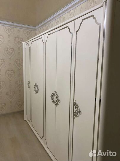 Спальный гарнитур