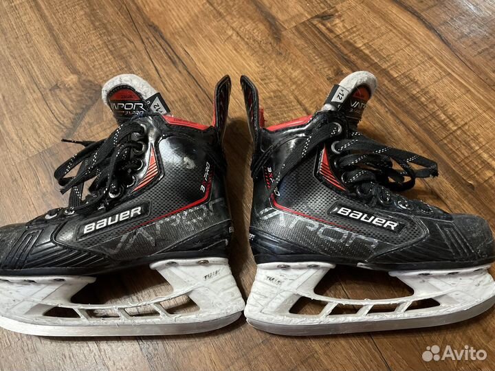 Коньки размер Bauer Vapor y12