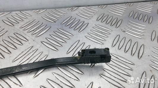 Щеткодержатель лобового стекла cadillac escalade 2