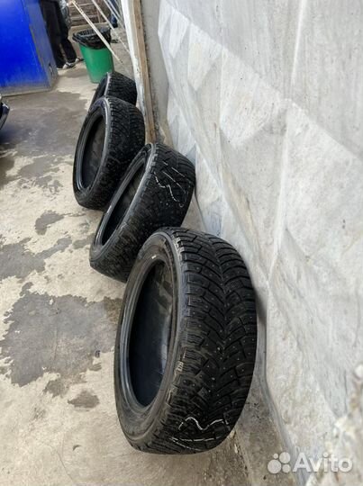 Michelin Agilis X-Ice North 215/55 R17