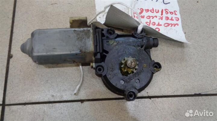 Моторчик стеклоподъемника задний правый BMW 3-Ser