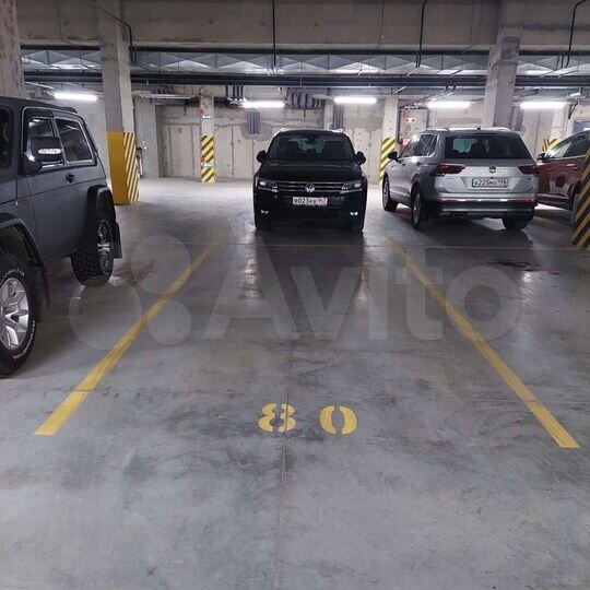 Машиноместо, 13 м²