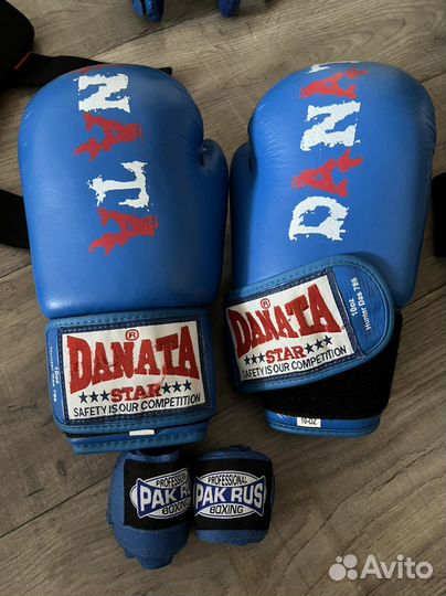 Шлем и перчатки для бокса Danata
