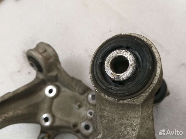 Задний кулак Honda civic 4d