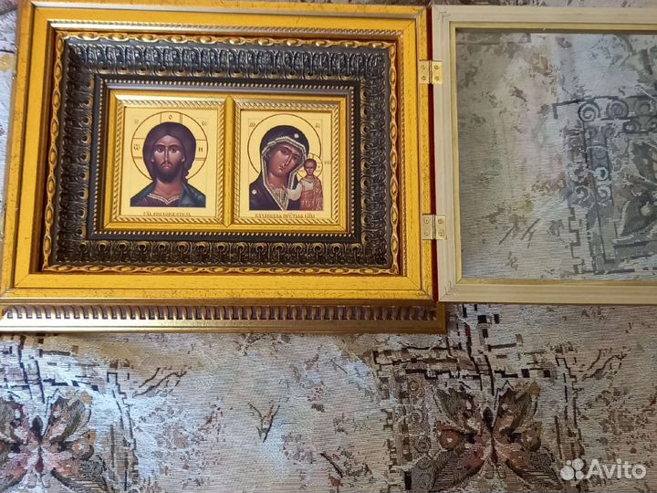 Икона в киоте