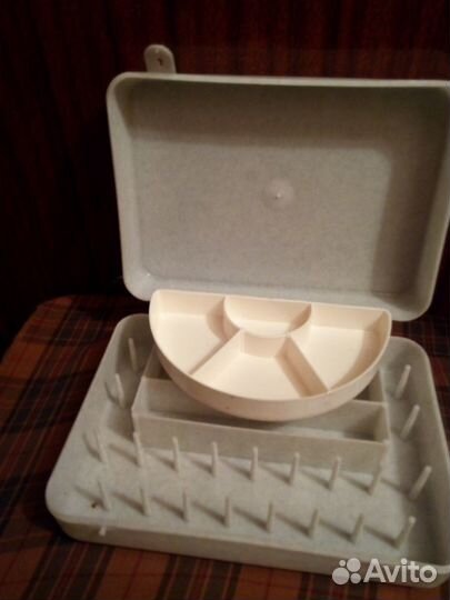 Пряжа,Крючки и спиц д/ вязания, Веретено,Шкатулка