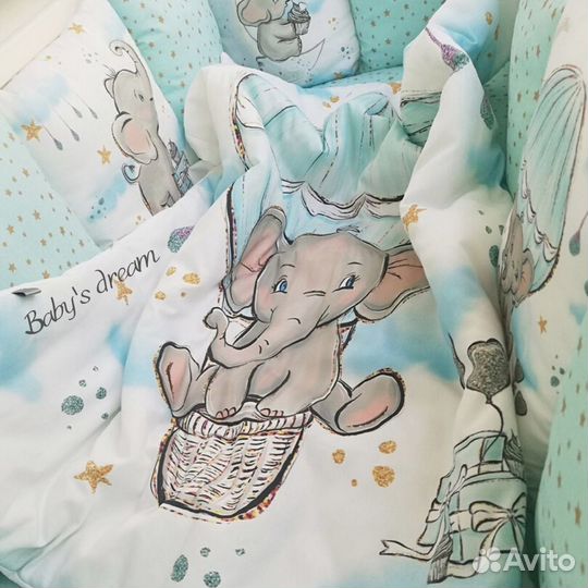 Комплект в кроватку новый