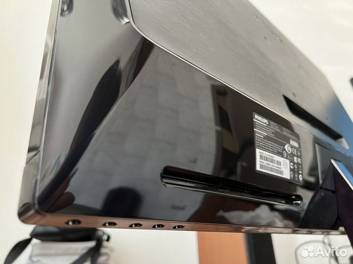Монитор Philips 27