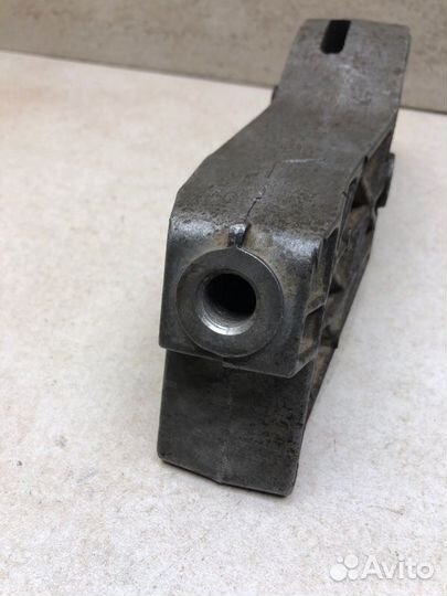 Кронштейн кпп задний LADA Kalina ваз-11194 хэтчбек