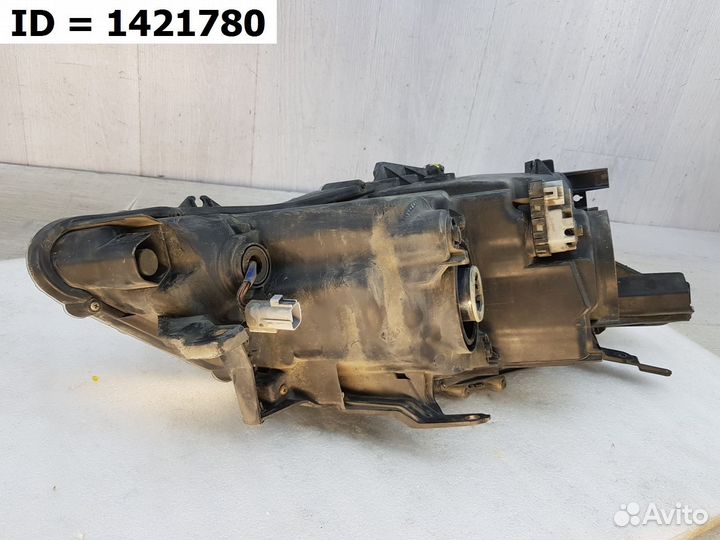 Фара левая Toyota Camry