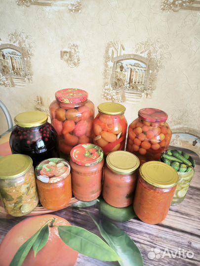 Помидоры солёные, салаты, компот