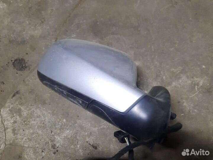 Правое зеркало peugeot 307