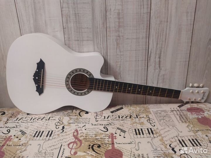 Акустическая гитара