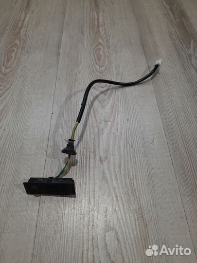 Кнопка багажника Nissan X-trail T32