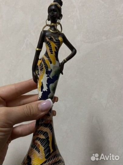 Статуэтка африканка 23см