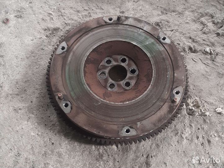 Маховик 1.0i Toyota Yaris 1SZ-FE