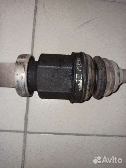 Привод правый ford focus 2 1.6 АКПП 2008 года