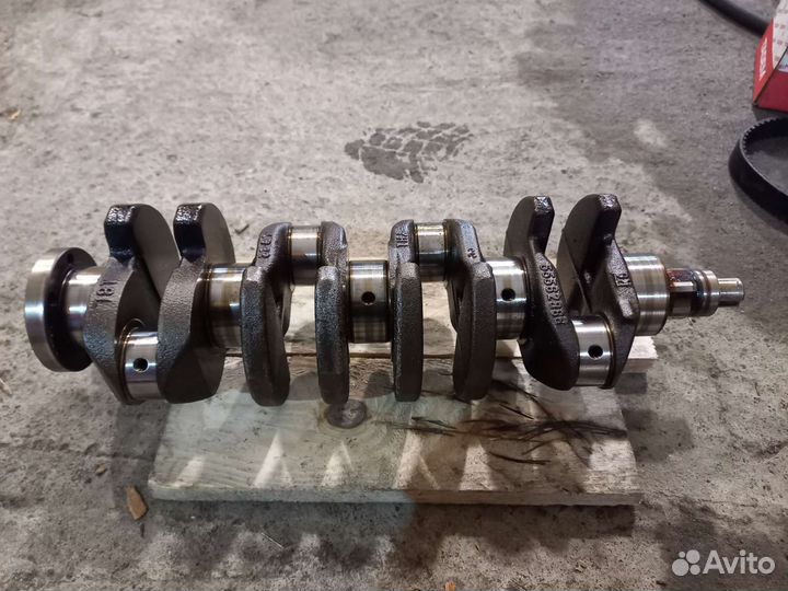 Коленвал chevrolet cruze. Клапанная крышка, шатун