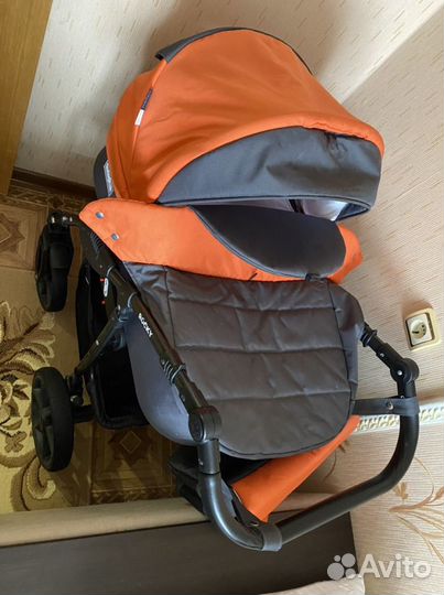 Коляска оранжевая 2 в 1