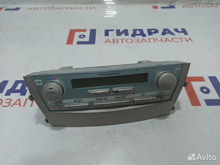 Блок управления климатической установкой Toyota Ca