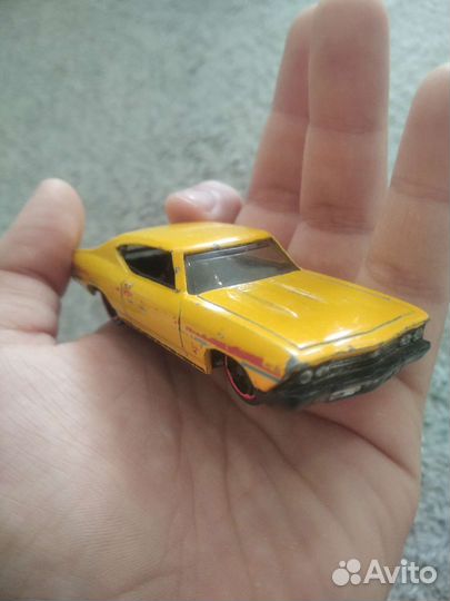 Машинка хотвилс