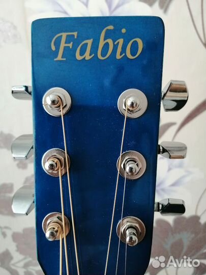 Акустическая гитара