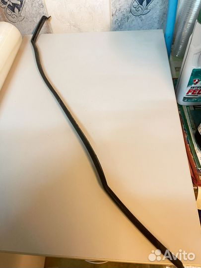 Уплотнитель центральной стойки bmw f15