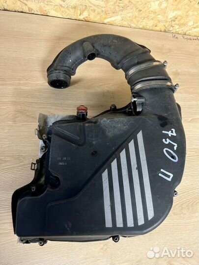 Корпус воздушного фильтра правый Bmw 7-Series F01