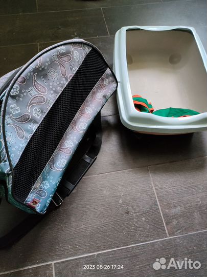 Переноска для кошек и собак