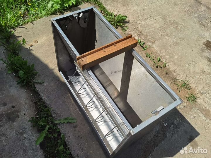 Бункерная кормушка из нержавейки для свиней