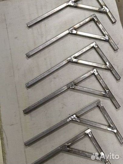 Кронштейн для полок