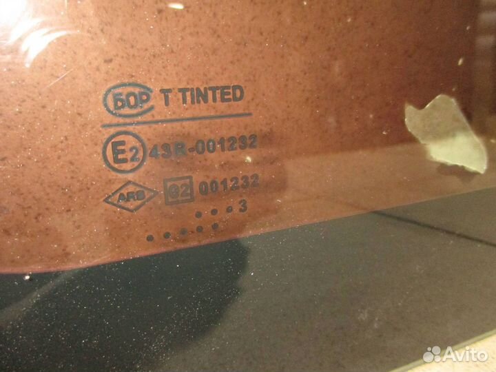 Стекло кузовное глухое левое LADA Largus