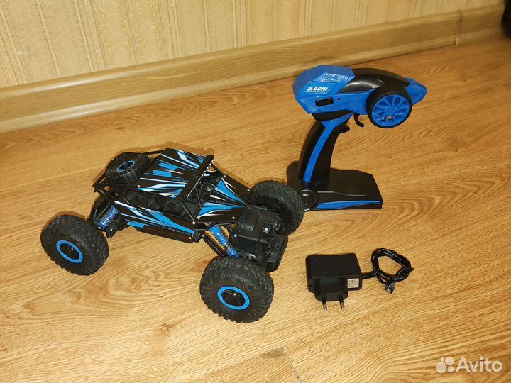 Машина на Р/У Rock through 4wd