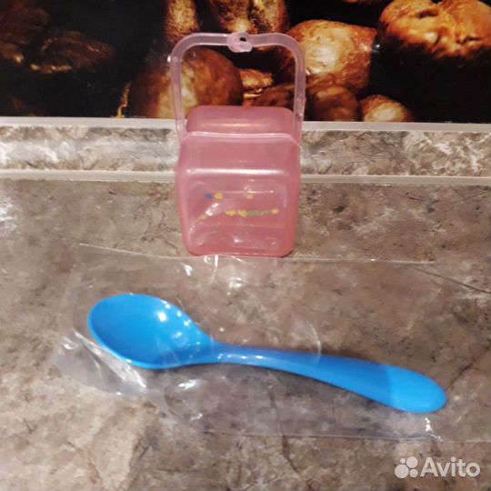 Бутылочки, поильник,контейнер для соски и др