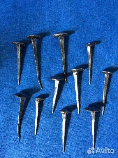 Кованные подковы и обереги в дом