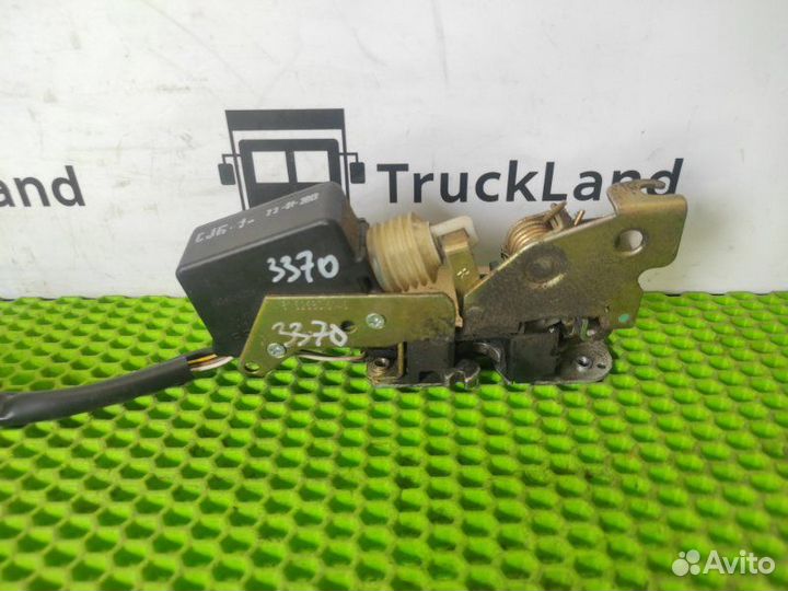 Замок боковой двери передний правый Man Tgx