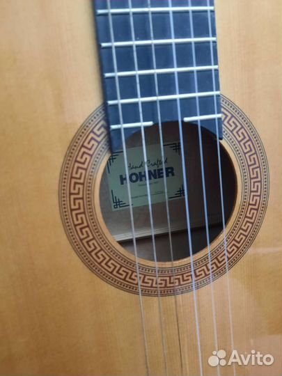 Гитара hohner с чехлом и подставкой под ногу