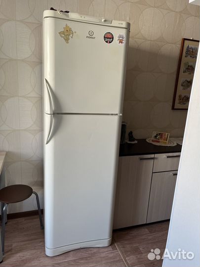 Холодильник двухкамерный indesit бу