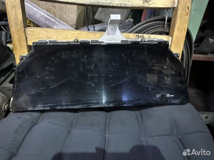 Щиток приборов toyota Ipsum sxm15