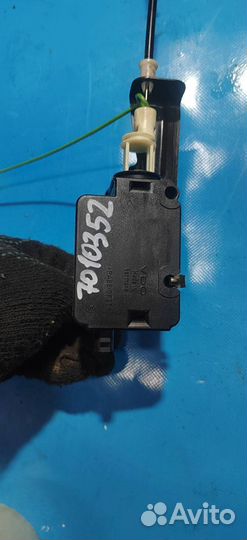 Активатор замка крышки бензобака BMW 5-серия E39