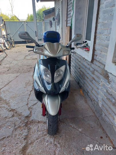 Продам скутер. Volcan 150