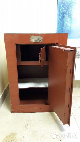 Металлический ящик